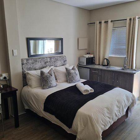 Urban Manor Bed & Breakfast Порт Елизабет Екстериор снимка