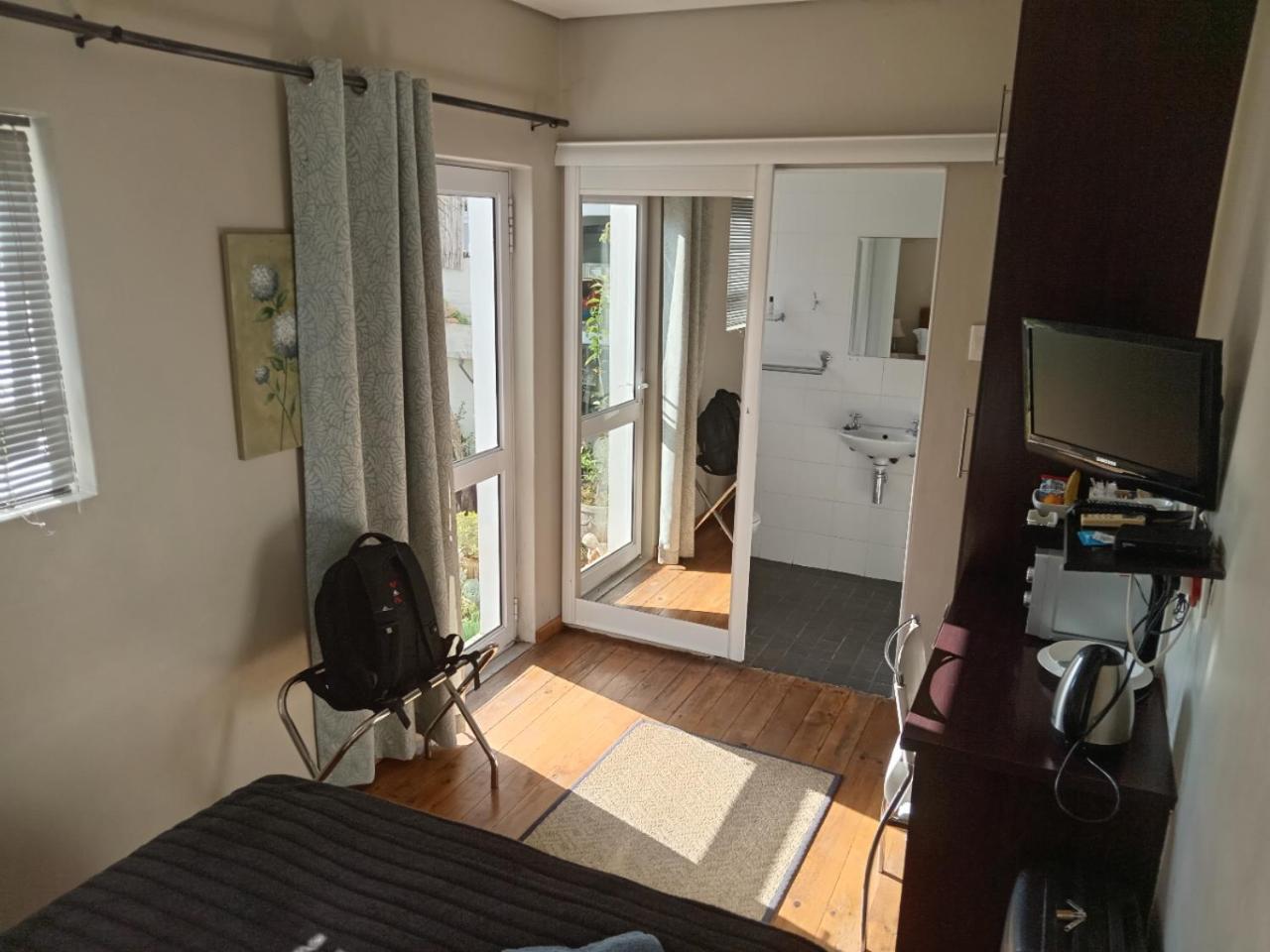 Urban Manor Bed & Breakfast Порт Елизабет Екстериор снимка