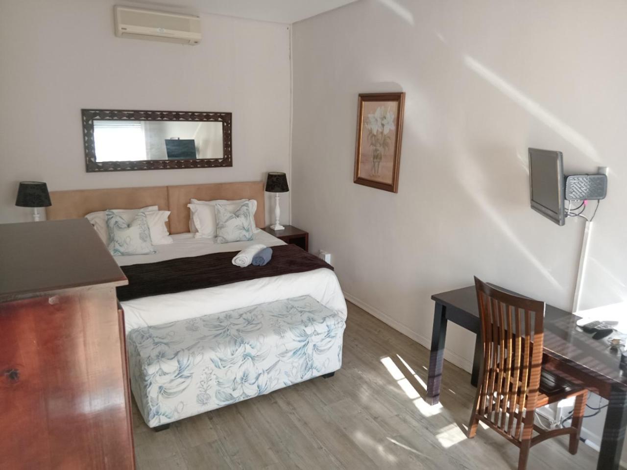 Urban Manor Bed & Breakfast Порт Елизабет Екстериор снимка